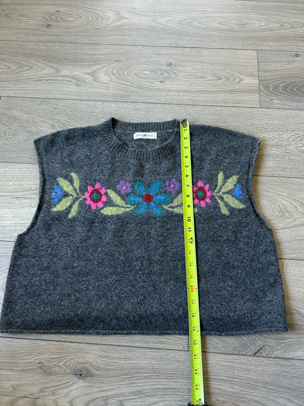 Natural Life Cropped Boxy Floral Pullover Sweater Vest Gray Pink Blue Boho Sz M - Picture 6 of 9